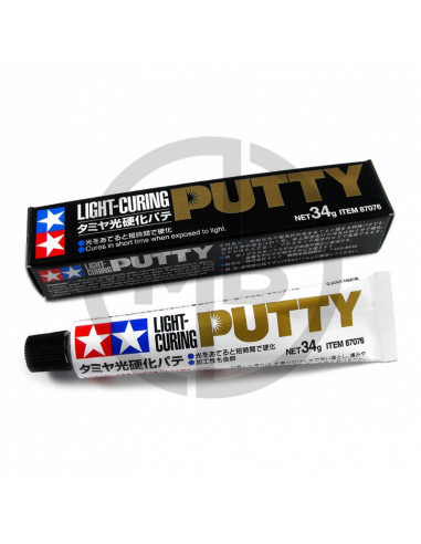 Light-curing putty