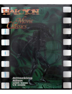 Alien attacking alien w/ base